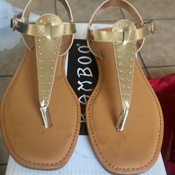 Sandles - Picture 2 of 2